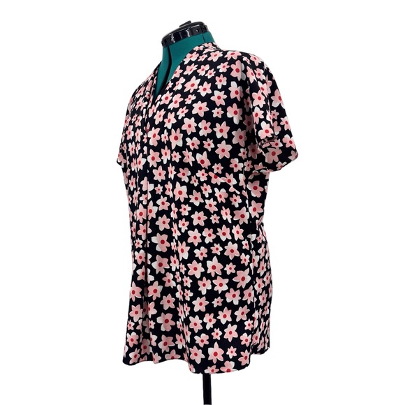 Cabi Harmony Blouse # 5347, Pink and Red Floral Short Sleeve V-Neck Top, Medium - Picture 6 of 17